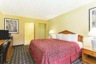 Days Inn By Wyndham Savannah Airport Rum bild